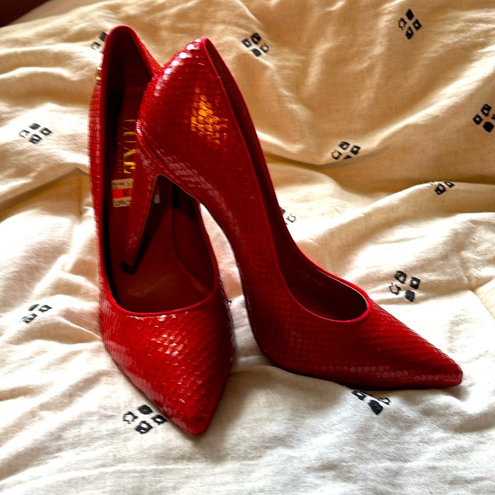 REDUCED!! - Never worn Le Chateau Luxe Heels - made in Brazil